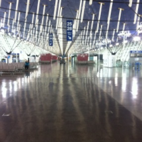 This was at the Shenghai airport. See, I wasn't exaggerating about the emptiness. Can you find Waldo...I mean Marcie??